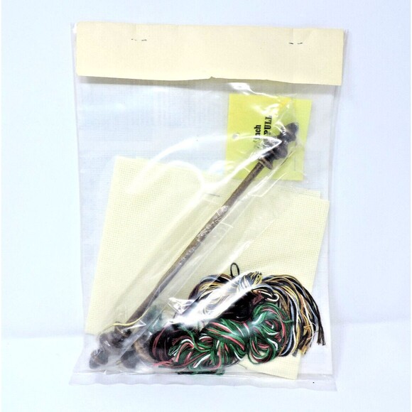 Cross N Patch Hearts Home on Christmas Cross Stitch Kit Wooden Hanging Rod NOS - Picture 3 of 4